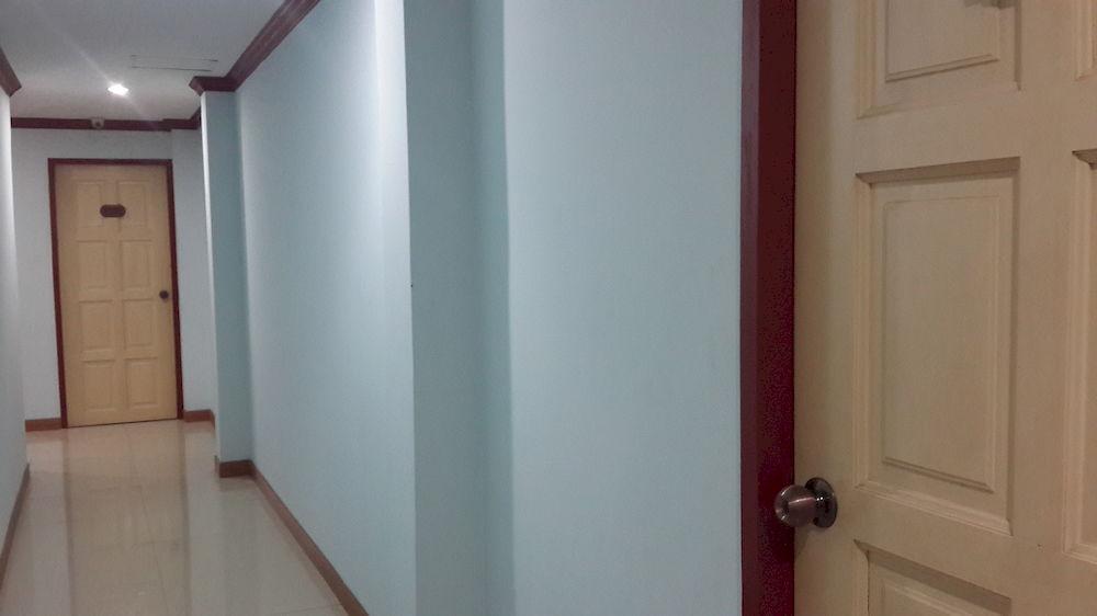 Silla Patong Hostel Exterior photo