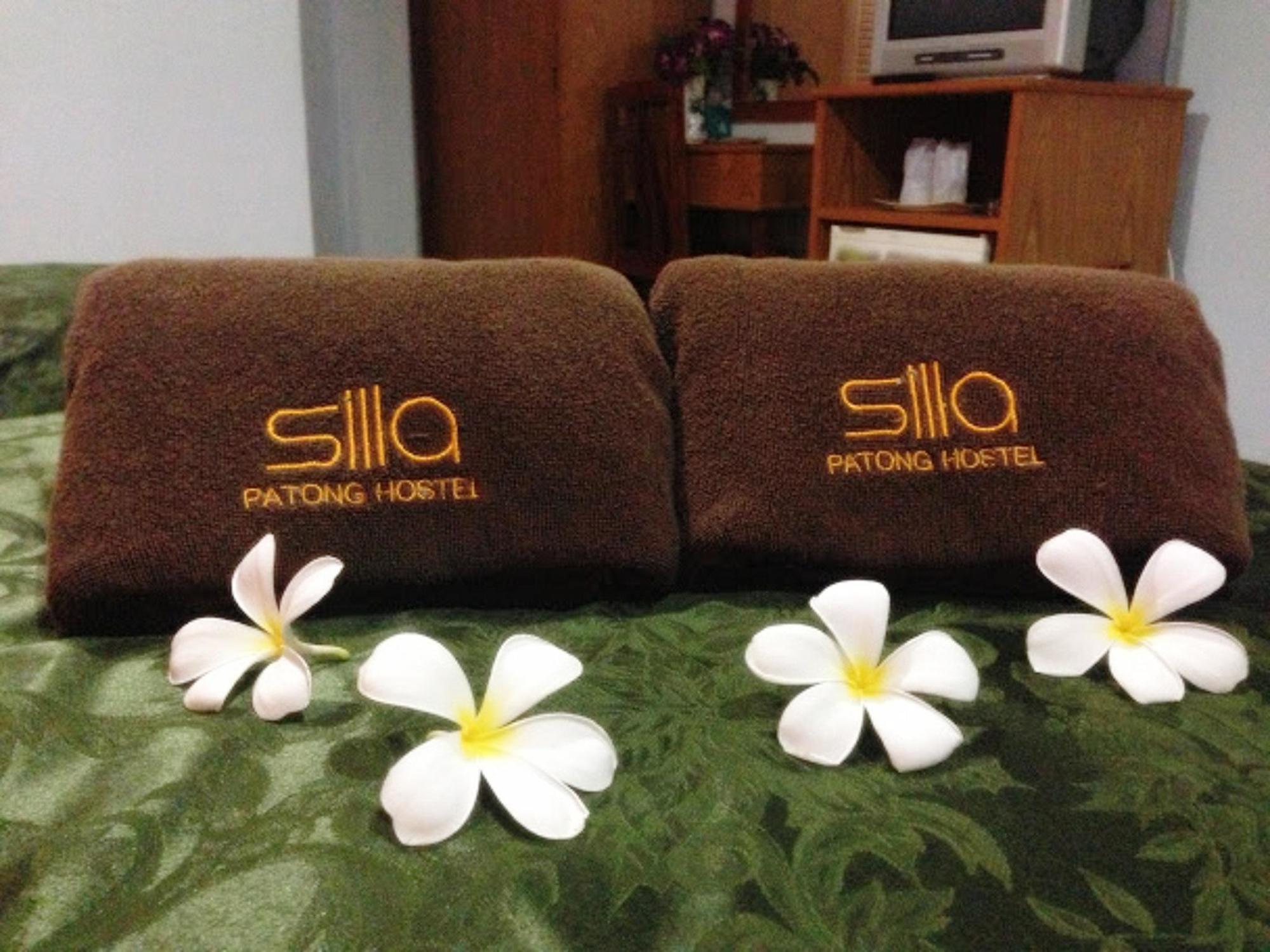 Silla Patong Hostel Exterior photo