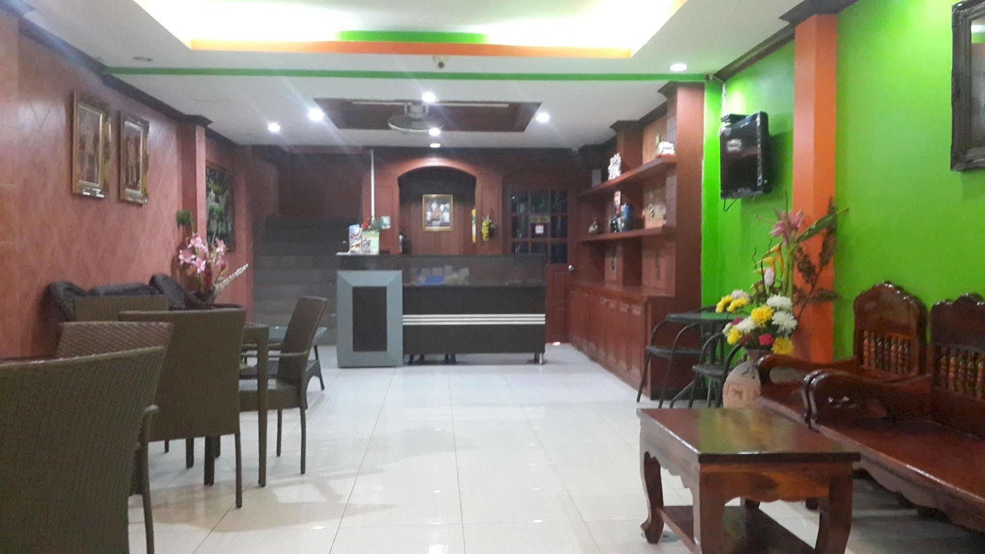 Silla Patong Hostel Exterior photo